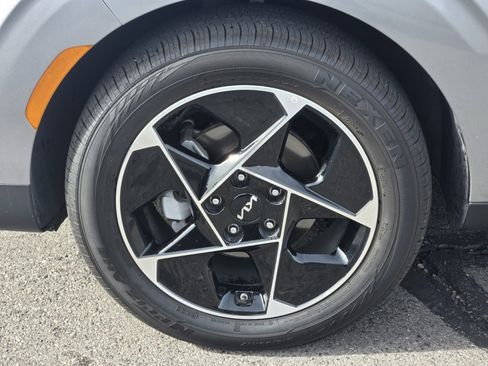 Certified 2025 Kia Soul EX image 10