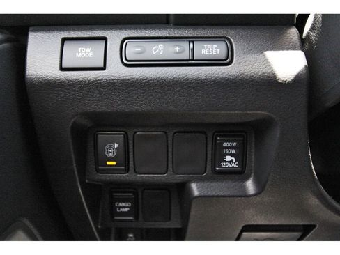Used 2025 Nissan Frontier SV w/ SV Convenience Package RWD image 20