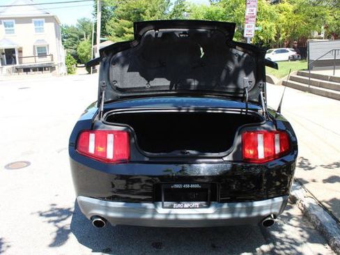 Used 2010 Ford Mustang GT RWD image 7