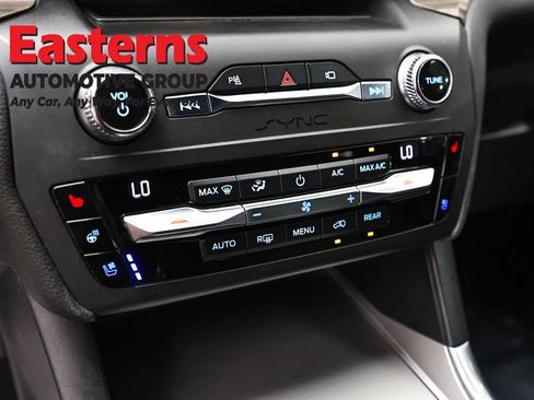 Used 2020 Ford Explorer Limited AWD/4WD image 20