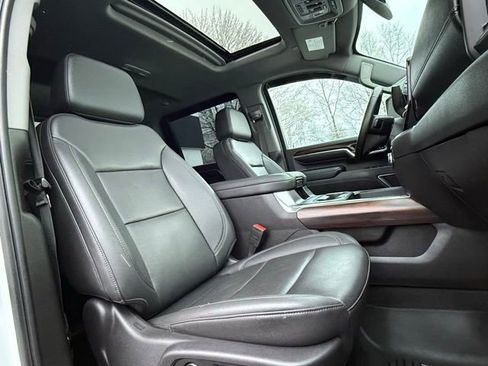 Used 2024 GMC Sierra 2500 SLT w/ SLT Premium Package image 17