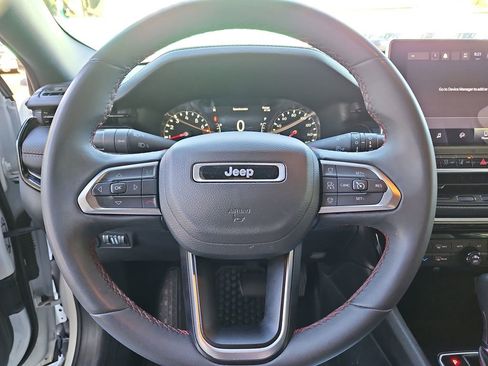 Used 2023 Jeep Compass Trailhawk image 10