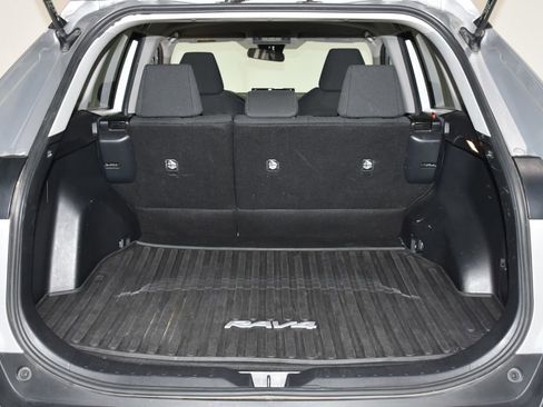 Used 2019 Toyota RAV4 LE w/ All Weather Liner Package image 28