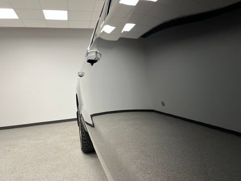 Used 2021 Chevrolet Silverado 1500 LTZ AWD/4WD image 12