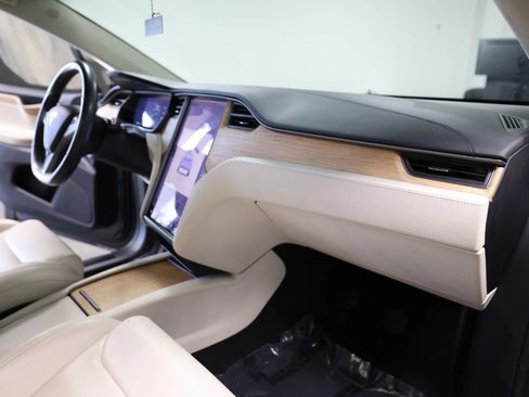 Used 2018 Tesla Model X 75D AWD/4WD image 40