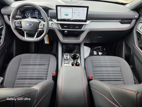 New 2026 Ford Explorer ST-Line w/ ST-Line Street Pack image 13