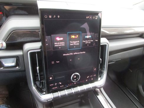 New 2026 GMC Yukon Elevation RWD image 37