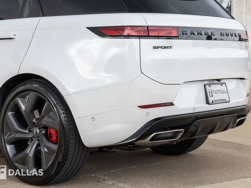 Used 2024 Land Rover Range Rover Sport Dynamic SE image 12