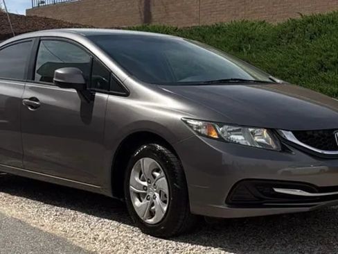Used 2013 Honda Civic LX image 3