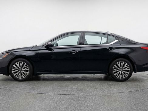 Used 2025 Nissan Altima 2.5 SV image 5