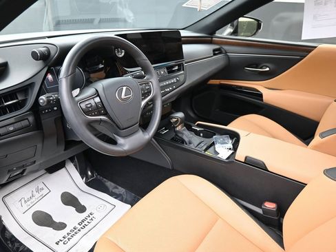 Used 2025 Lexus ES 350 w/ Premium Package image 27