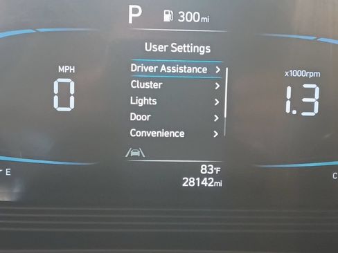 Used 2025 Hyundai Venue SEL FWD image 2