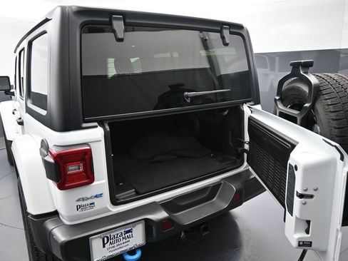 Used 2023 Jeep Wrangler Unlimited Sahara w/ Cold Weather Group image 26