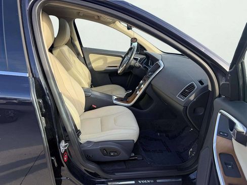 Used 2017 Volvo XC60 T6 Inscription w/ Climate Package image 12