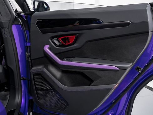 Used 2025 Lamborghini Urus SE image 36