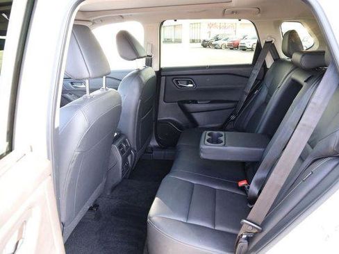 Used 2025 Nissan Rogue SL w/ Tech Package AWD/4WD image 11