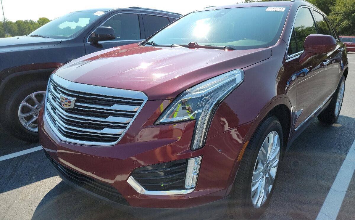 Used 2017 Cadillac XT5 Premium Luxury AWD/4WD image 2