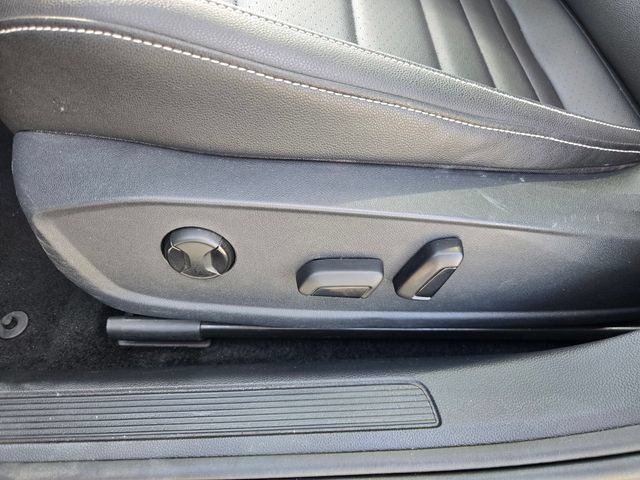Used 2024 Volkswagen Jetta SE FWD image 16
