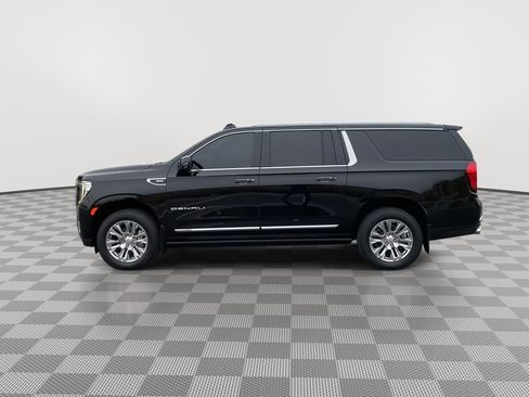 Used 2022 GMC Yukon XL Denali image 4
