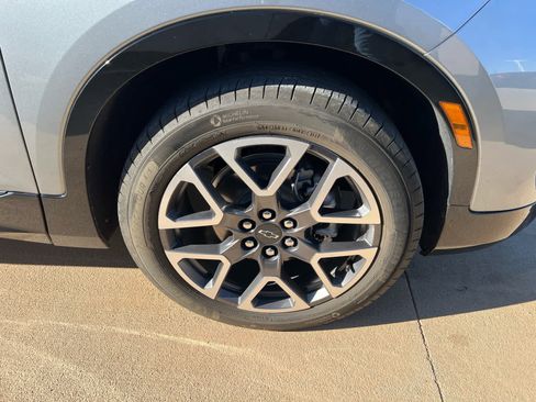 Used 2025 Chevrolet Blazer RS w/ Driver Confidence II Package image 2