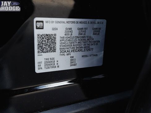 Used 2024 GMC Terrain SLT image 14