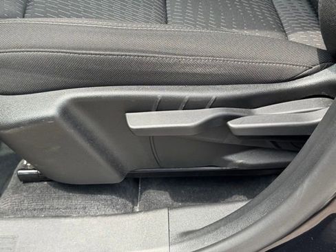 Used 2025 Chevrolet Equinox LT FWD image 10