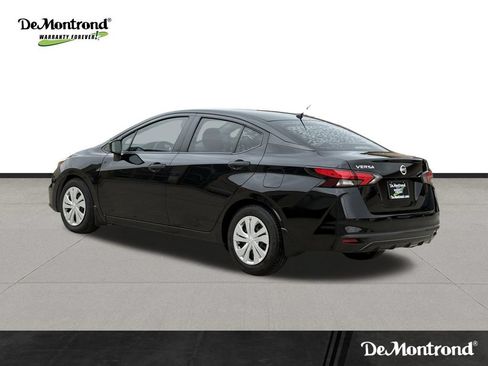Used 2020 Nissan Versa S FWD image 7