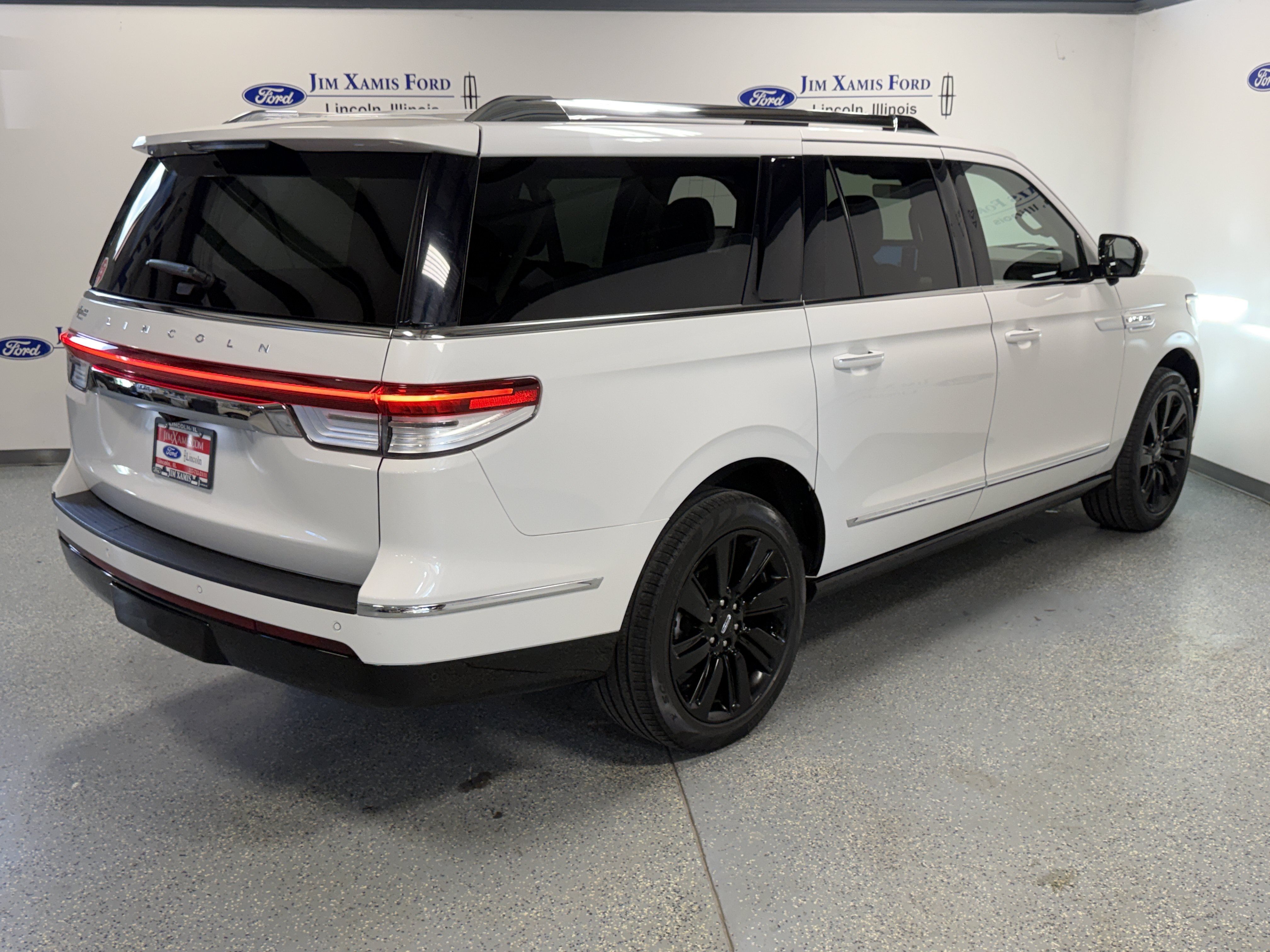 Used 2023 Lincoln Navigator L Reserve AWD/4WD image 38