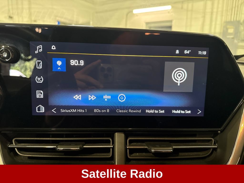 Used 2024 Chevrolet Trax LT FWD image 11