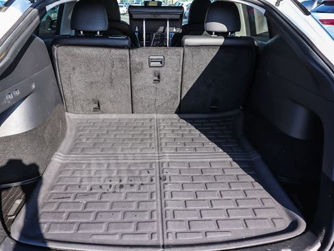Used 2020 Tesla Model Y Long Range image 23