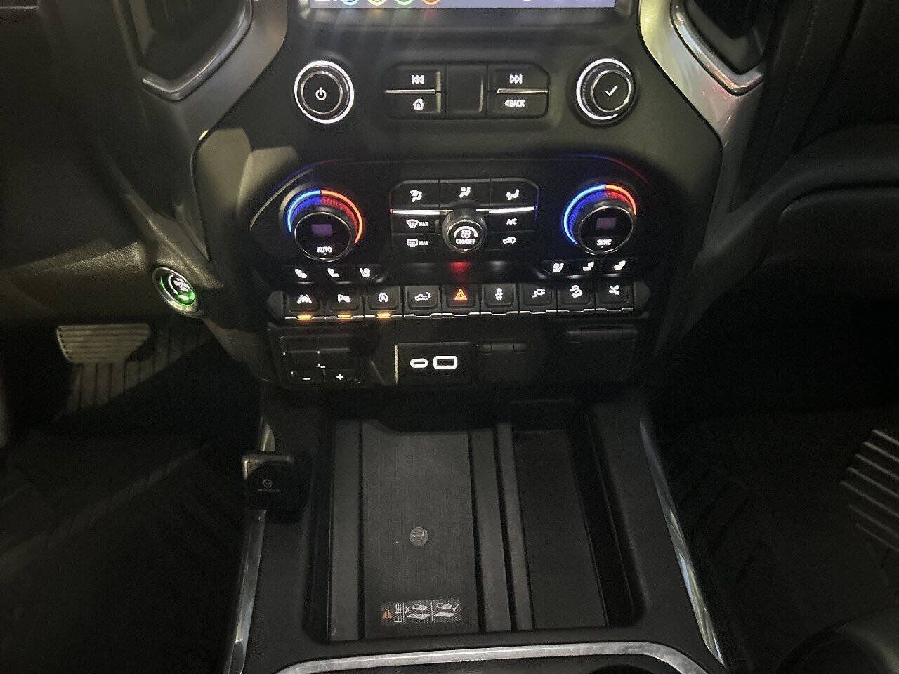 Used 2022 Chevrolet Silverado 1500 LTZ w/ LTZ Premium Package AWD/4WD image 14
