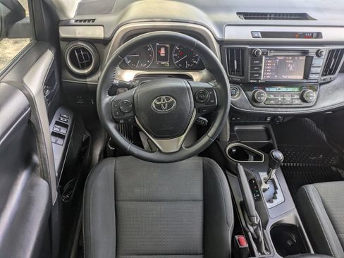 Used 2018 Toyota RAV4 XLE AWD/4WD image 15