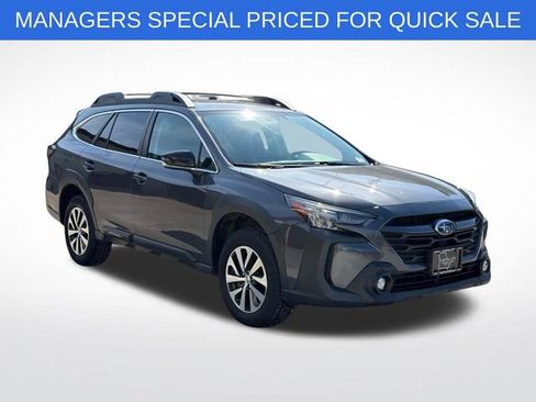 Used 2023 Subaru Outback Premium AWD/4WD image 1