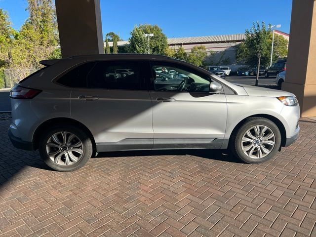 Used 2019 Ford Edge Titanium FWD image 8
