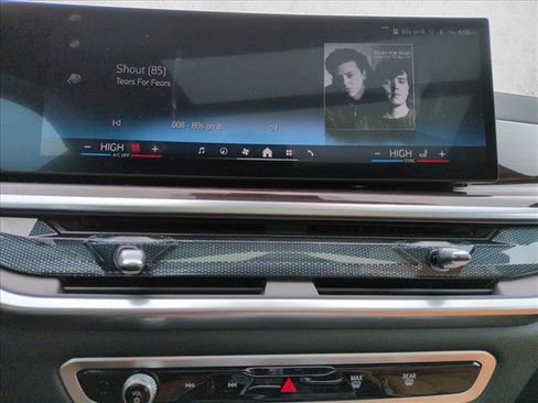 Used 2026 BMW X7 xDrive40i image 15