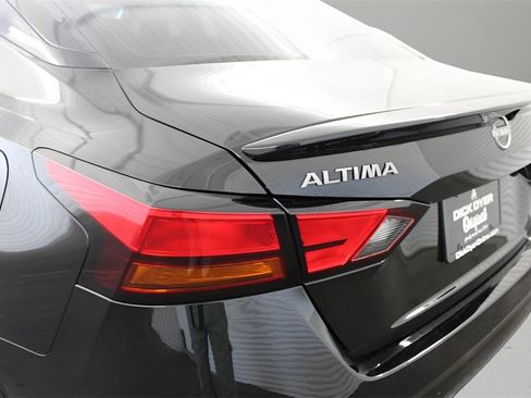 Used 2023 Nissan Altima 2.0 SR image 22