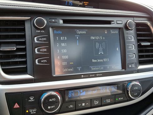 Used 2018 Toyota Highlander XLE w/ Protection Package #3 image 17