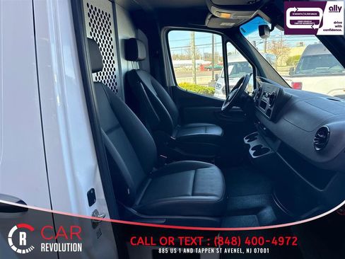 Used 2022 Mercedes-Benz Sprinter 2500 image 32