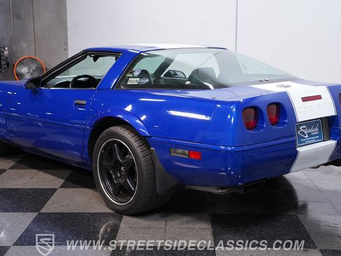 Used 1996 Chevrolet Corvette Coupe RWD image 8