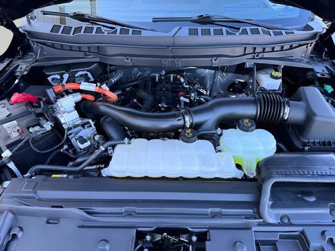 Certified 2024 Ford F150 Platinum w/ Equipment Group 702A High image 9