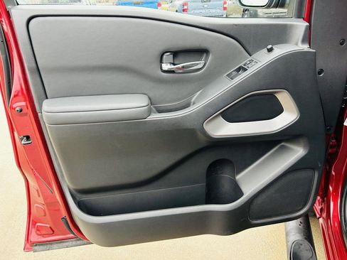 Used 2022 Nissan Frontier SV image 10