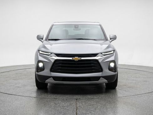 Used 2025 Chevrolet Blazer LT FWD image 2