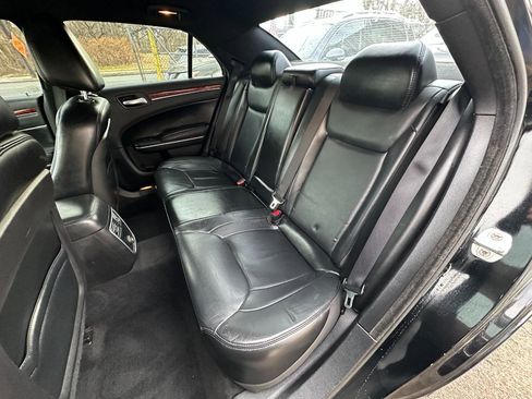 Used 2014 Chrysler 300 RWD image 28