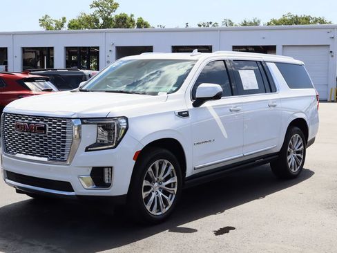 Certified 2022 GMC Yukon XL Denali AWD/4WD image 5
