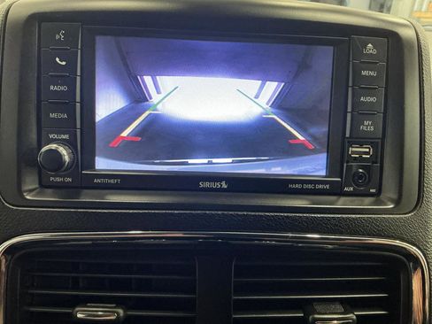 Used 2019 Dodge Grand Caravan SE w/ UConnect Hands-Free Group FWD image 19