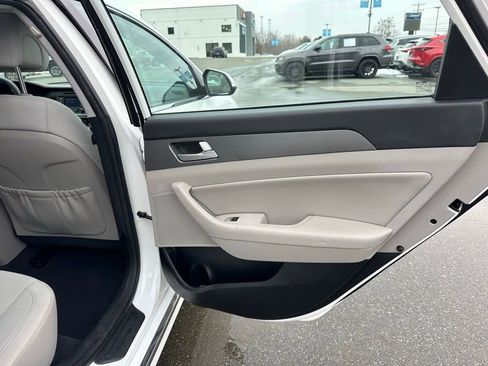 Used 2016 Hyundai Sonata SE image 17
