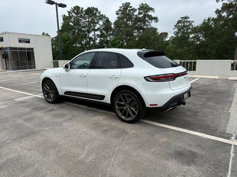 Used 2022 Porsche Macan w/ Premium Package Plus AWD/4WD image 39
