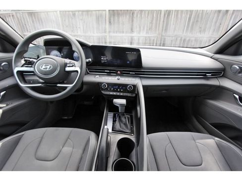 Certified 2024 Hyundai Elantra SEL FWD image 10