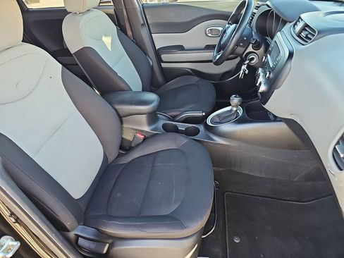 Used 2015 Kia Soul image 12