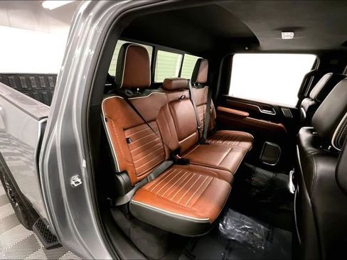 Used 2025 GMC Sierra 2500 Denali Ultimate AWD/4WD image 25